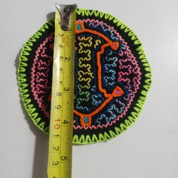 Shipibo Rug Hand Embroidered Geometric Patterns - Picture 6 of 6